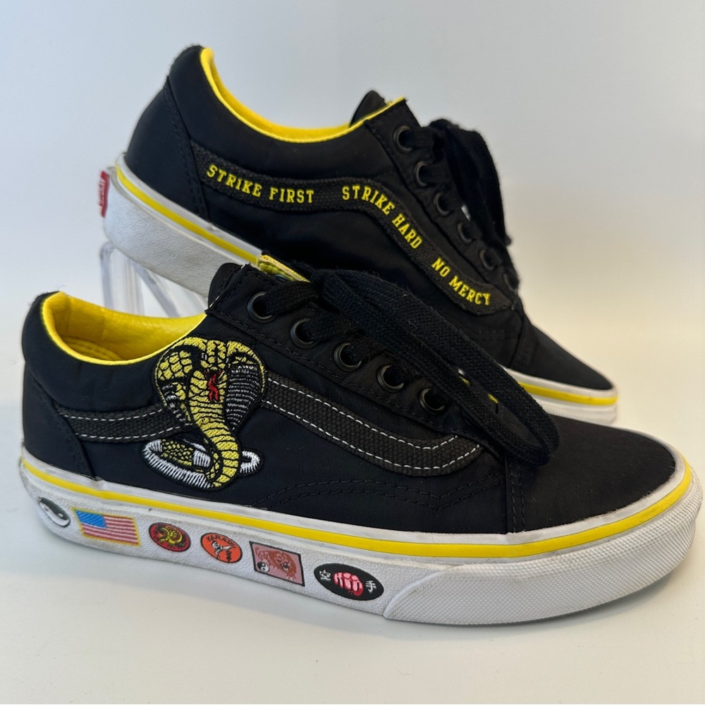 VANS X Cobra Kai Dojo Karate Kid Old Skool Sneakers Mens 4 Women’s 5.5 - Picture 1 of 10